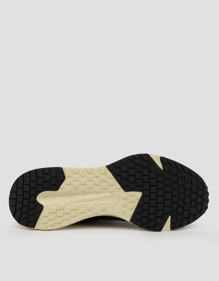 Nike Defy Running Shoes Pria