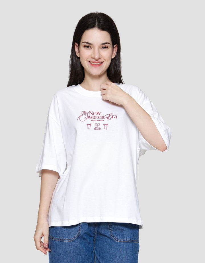 Nevada Ovnew Comb Sweatest Era Kaos Oversize Wanita