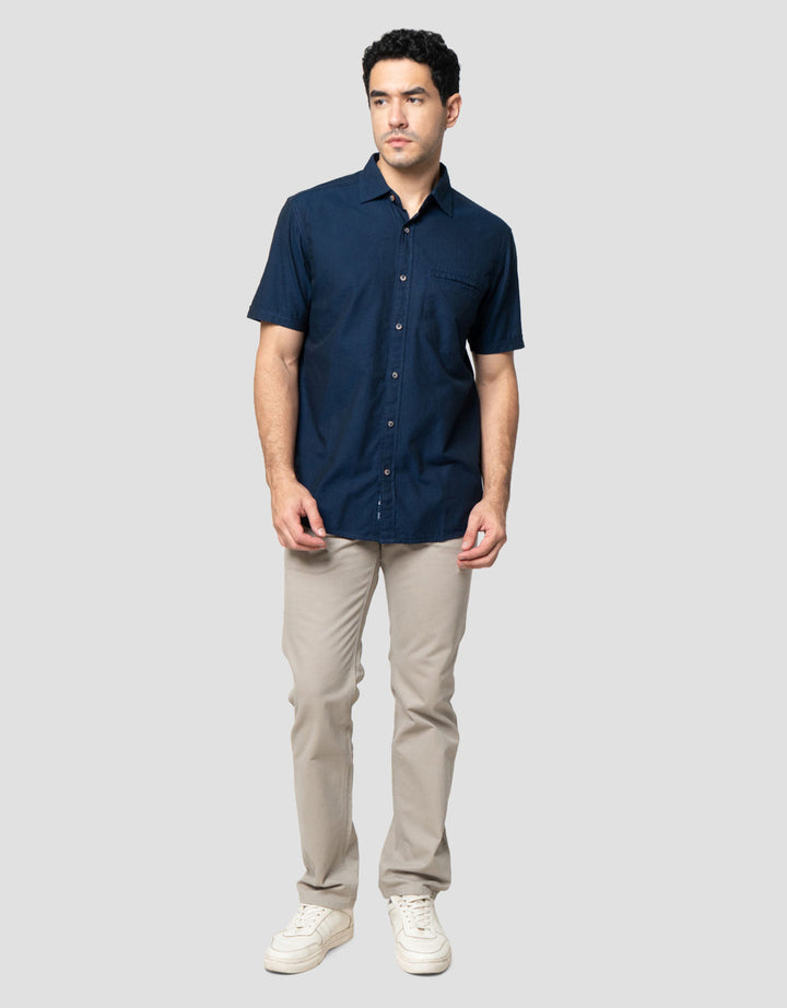 Lois Kemeja Basic Pria