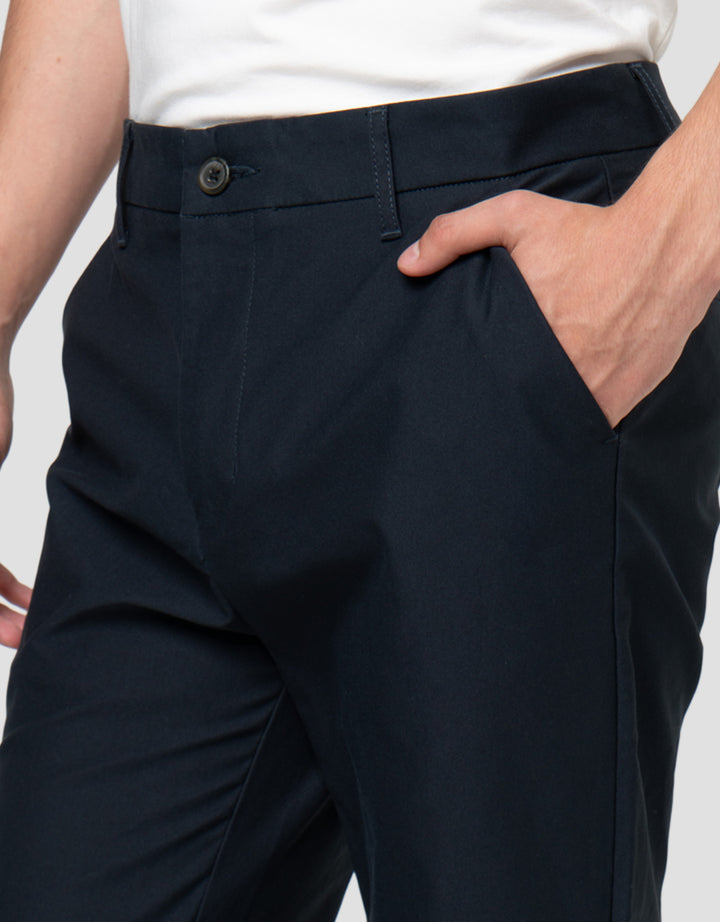Cole Woven Slim Saten Celana Chinnos Pria