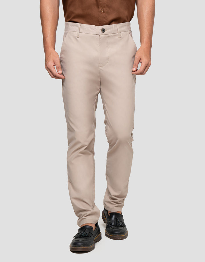 Cole Woven Slim Saten Celana Chinnos Pria