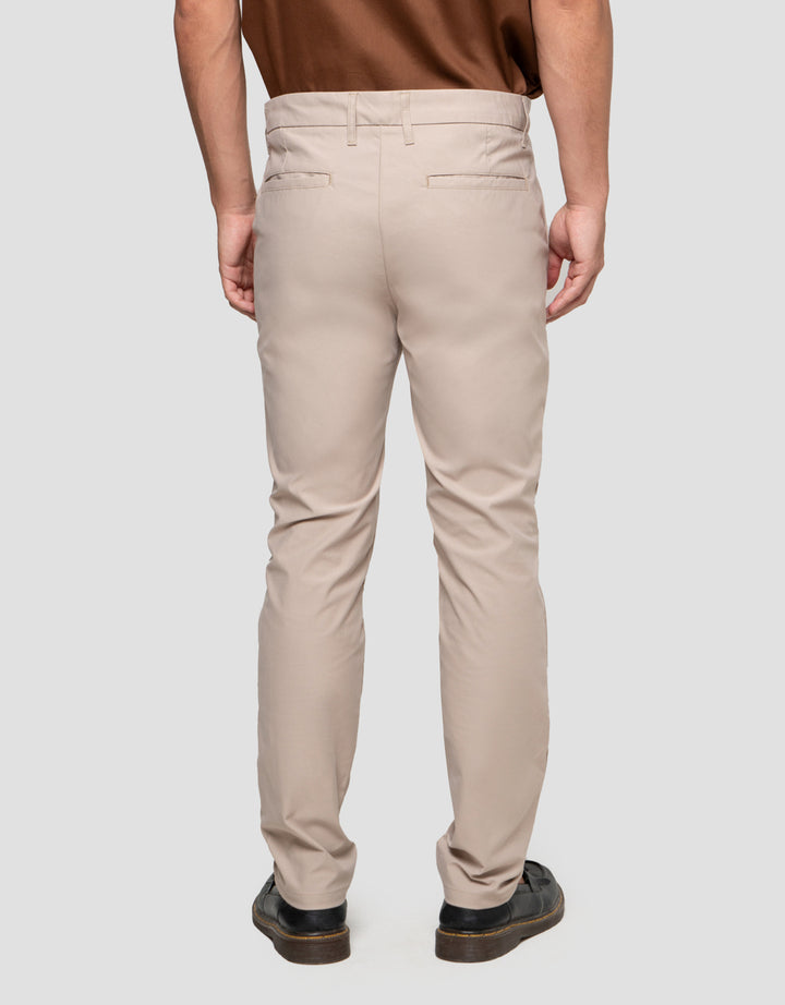 Cole Woven Slim Saten Celana Chinnos Pria