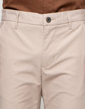 Cole Woven Slim Saten Celana Chinnos Pria