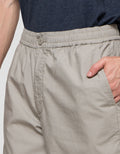 Cole Woven Clean Celana Jogger Pria