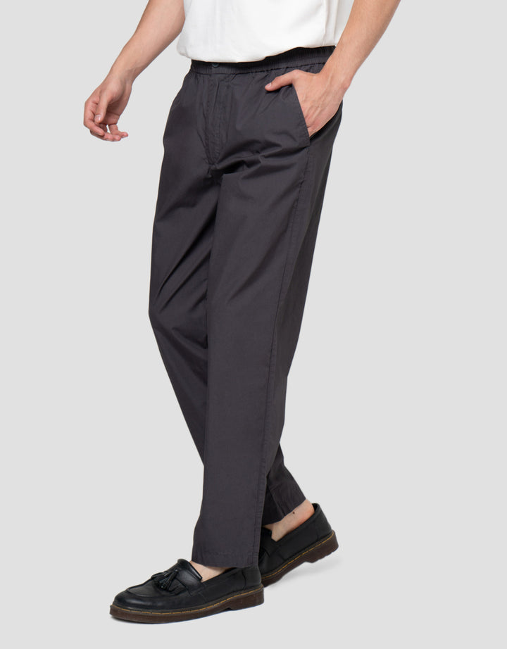 Cole Woven Clean Celana Jogger Pria