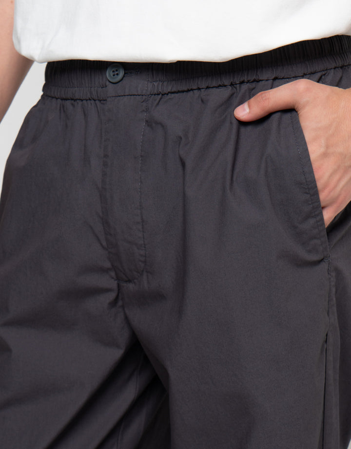 Cole Woven Clean Celana Jogger Pria