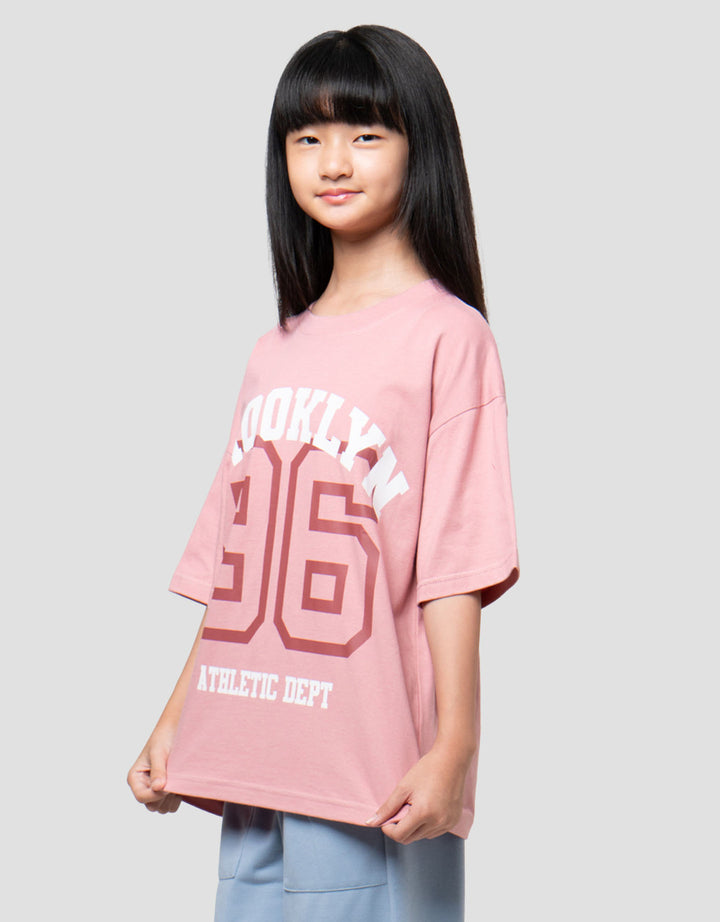 Nevada Sablon Brooklyn Kaos Oversize Anak Perempuan