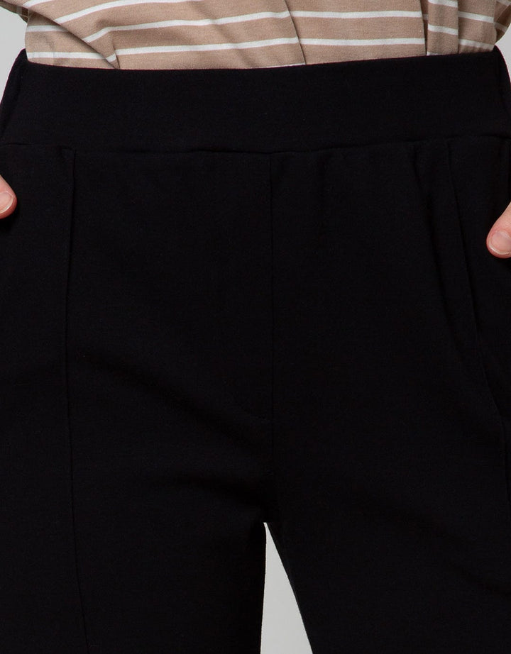 Details Long Pants Knit With Button Opening