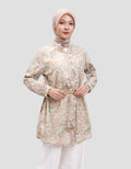 Expand Adelia Blouse Wanita