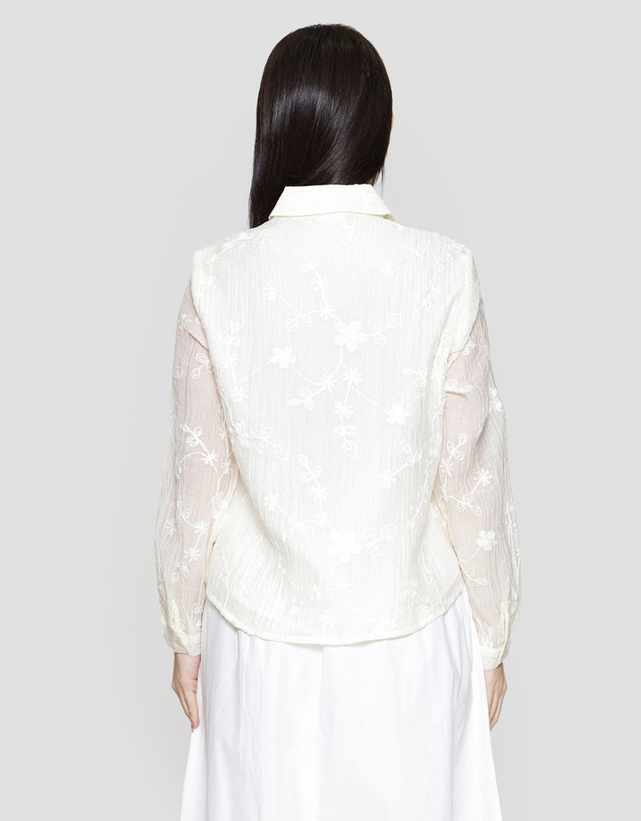 St. Yves Floral Textured Sheer Top Kemeja Wanita