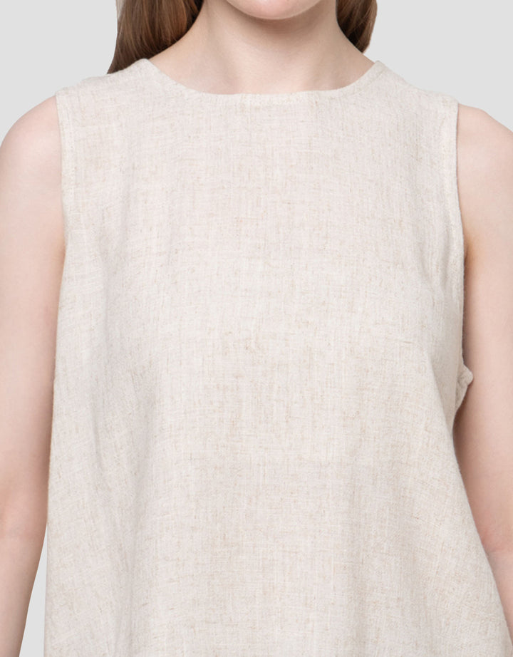 Nevada SleeveleTop With Back Overlap Kaos Wanita