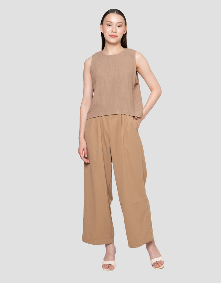 Nevada SleeveleTop With Back Overlap Kaos Wanita
