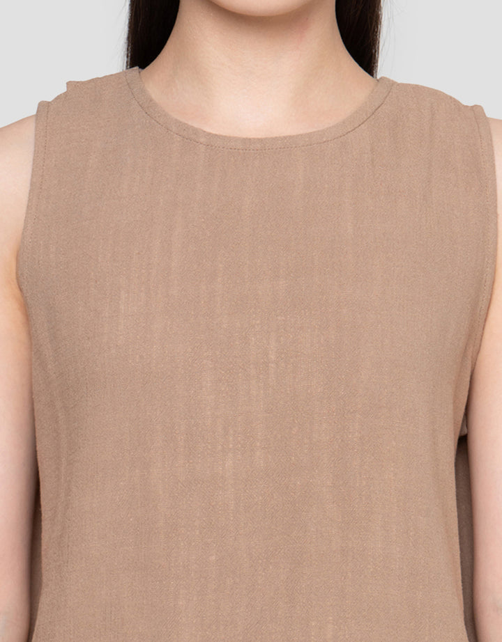 Nevada SleeveleTop With Back Overlap Kaos Wanita
