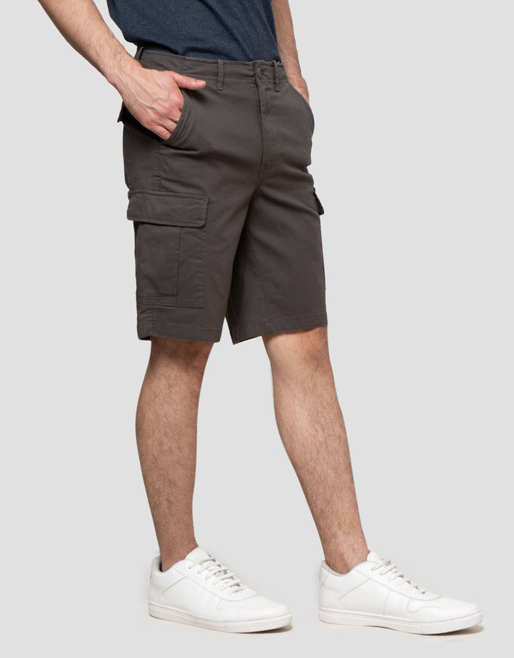 Cole Bermuda Celana Cargo Pria