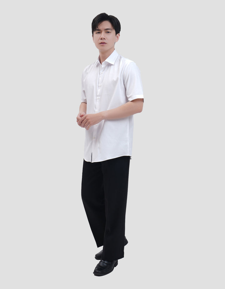 Cole Slim Texture Solid Kemeja Pria