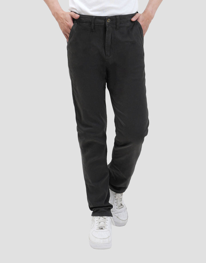 Cole Woven Celana Panjang Pria