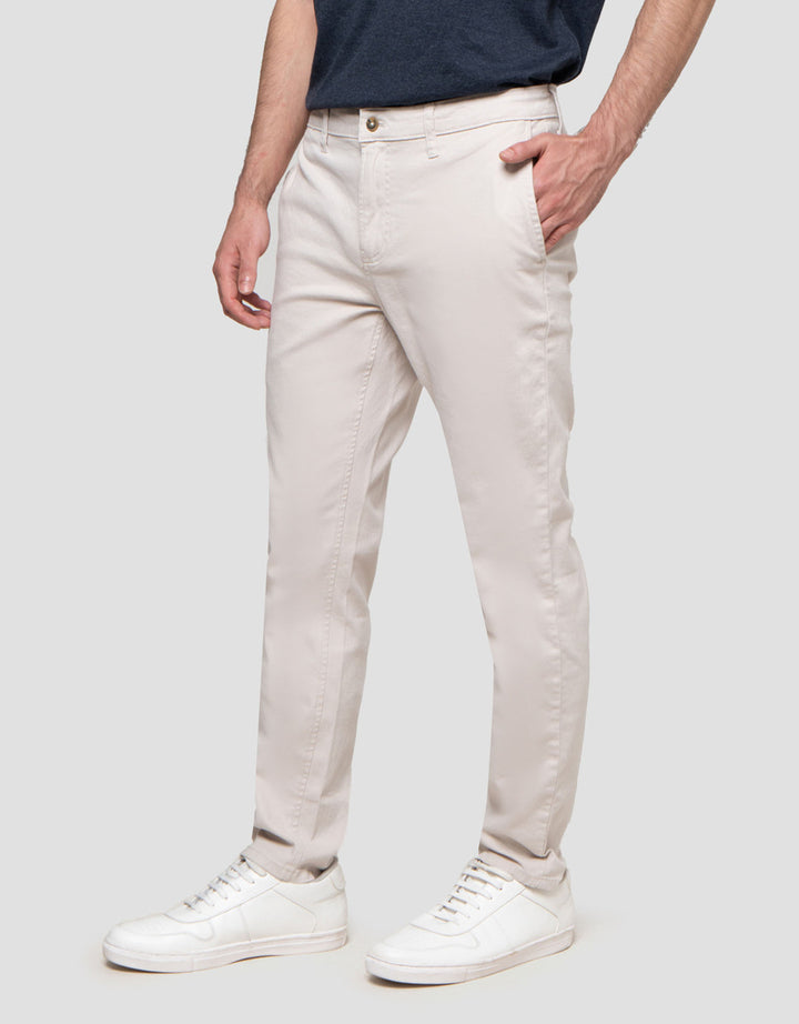 Cole Woven Slim Celana Panjang Chinos Pria