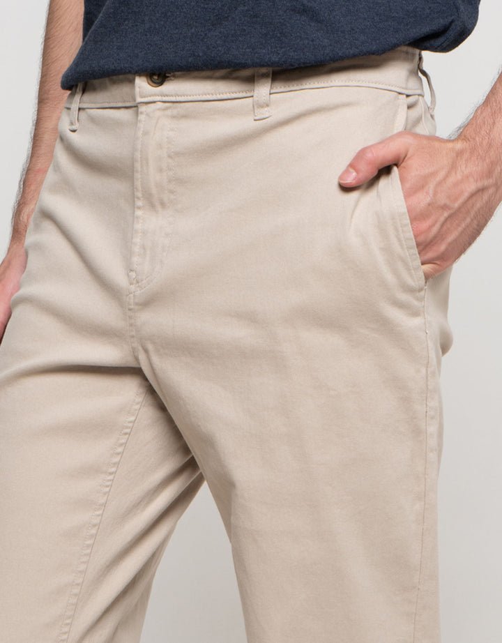 Cole Woven Slim Celana Panjang Chinos Pria