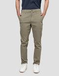 Cole Woven Slim Celana Panjang Chinos Pria
