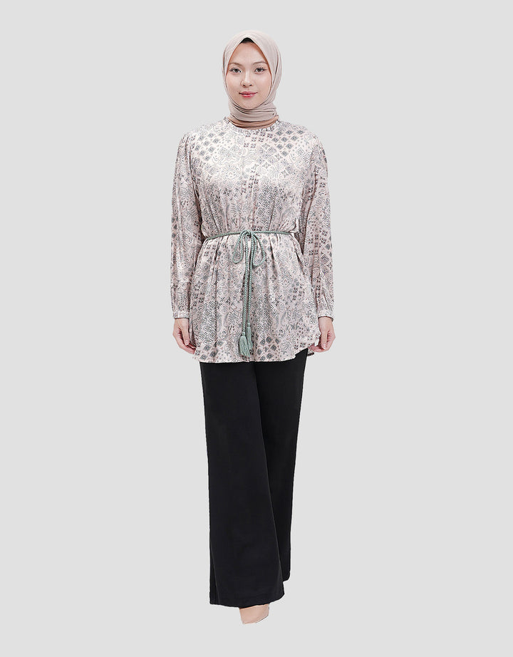 Expand Anya Blouse Wanita