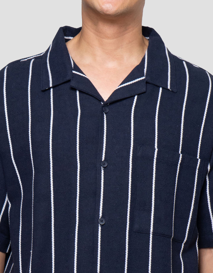 Nevada Stripe Text Camp Collar - Boxy Fit Kemeja Pria