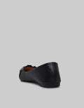 St. Yves Ballerinas Woman Chain Accent