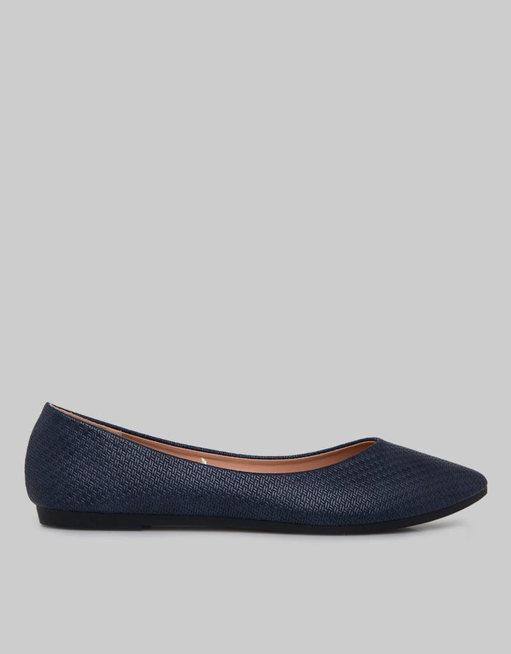 St. Yves Ballerinas Woman Braid Textured