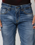 Lois Straight Fit Jeans