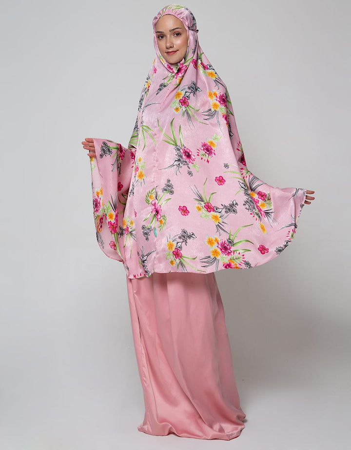 Allura Amalia Hasna Mukena