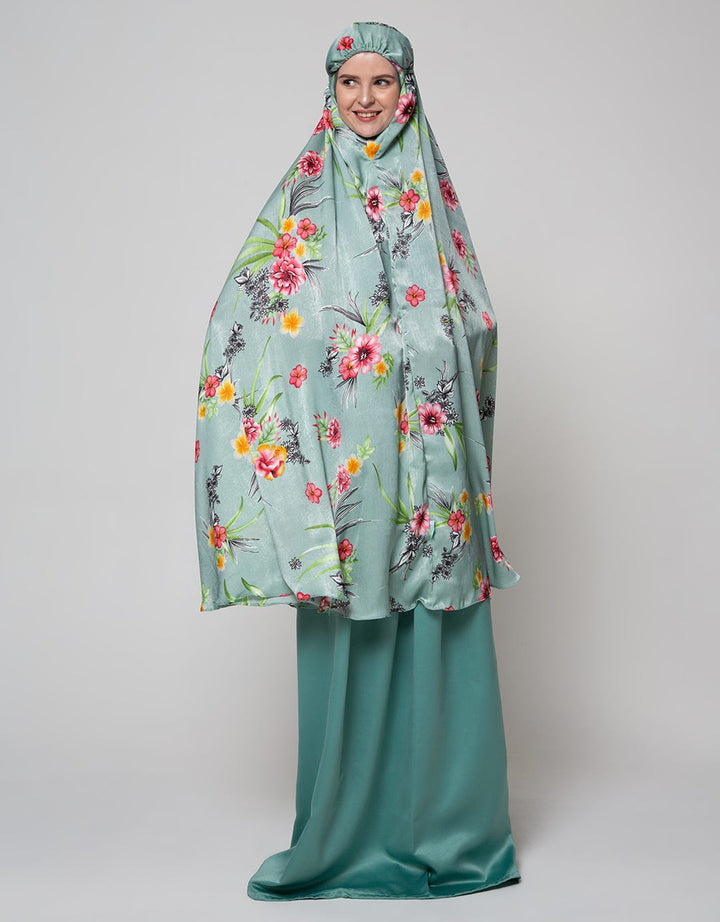 Allura Amalia Hasna Mukena