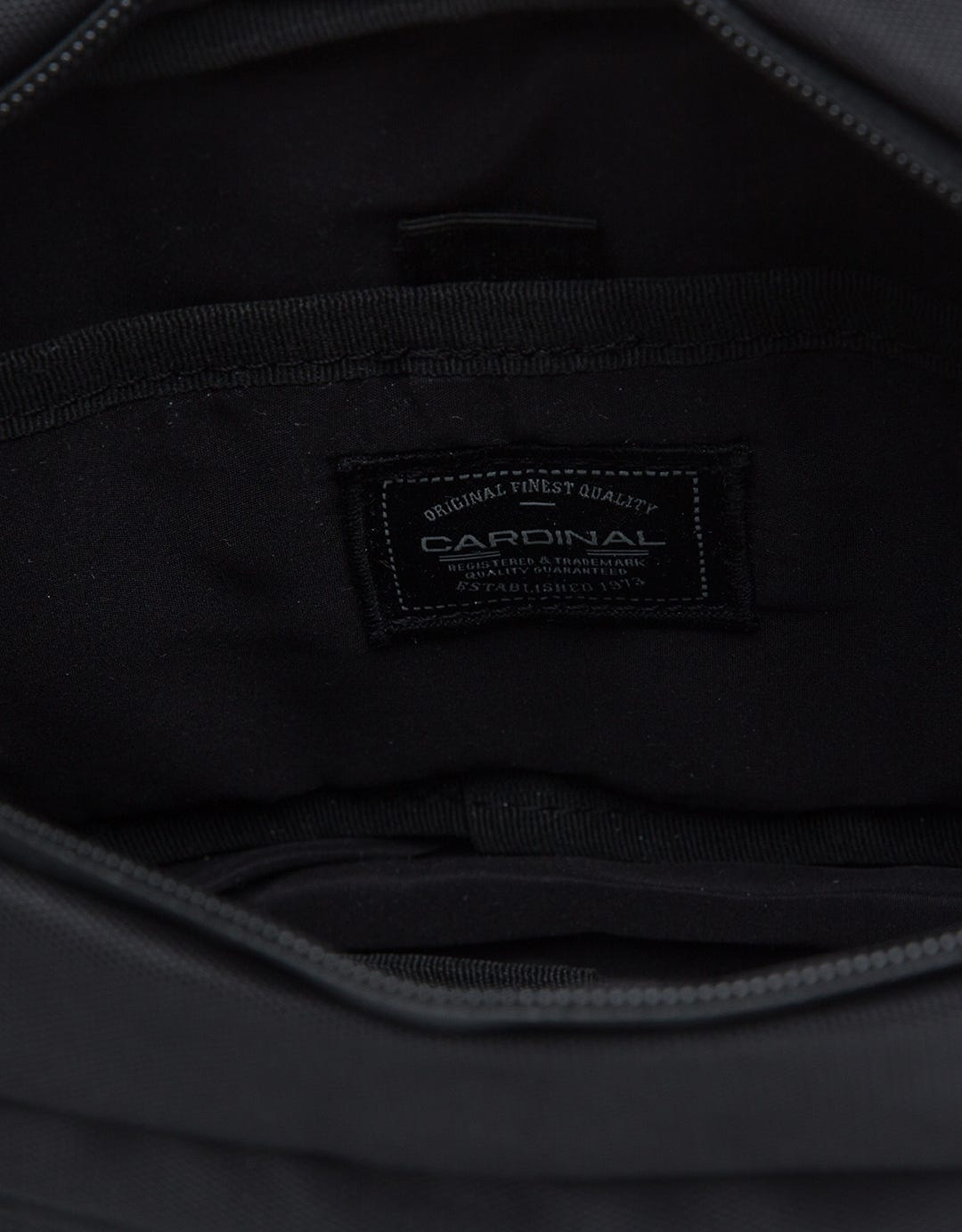 Cardinal Shoulder Bags Camouflage