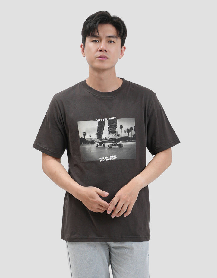 Nevada Print - Skateboard Style Kaos Pria