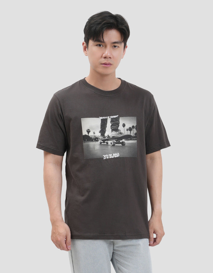Nevada Print - Skateboard Style Kaos Pria