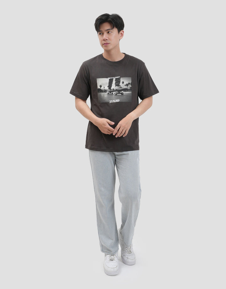 Nevada Print - Skateboard Style Kaos Pria