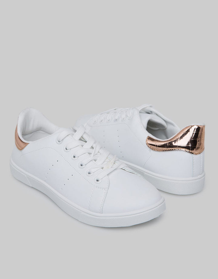 Details Sneakers Woman With Shoelace