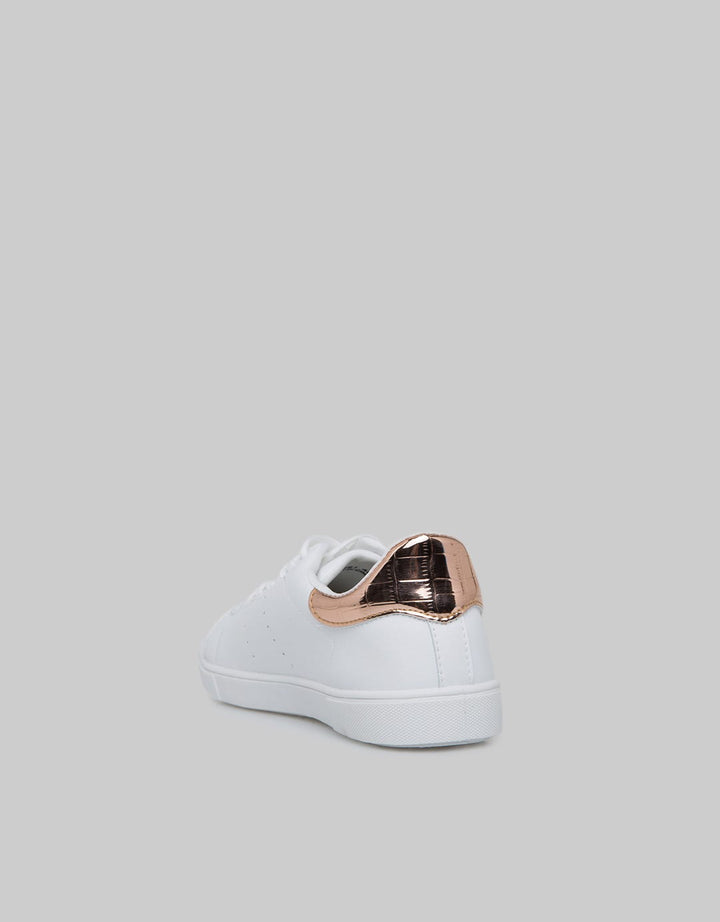 Details Sneakers Woman With Shoelace