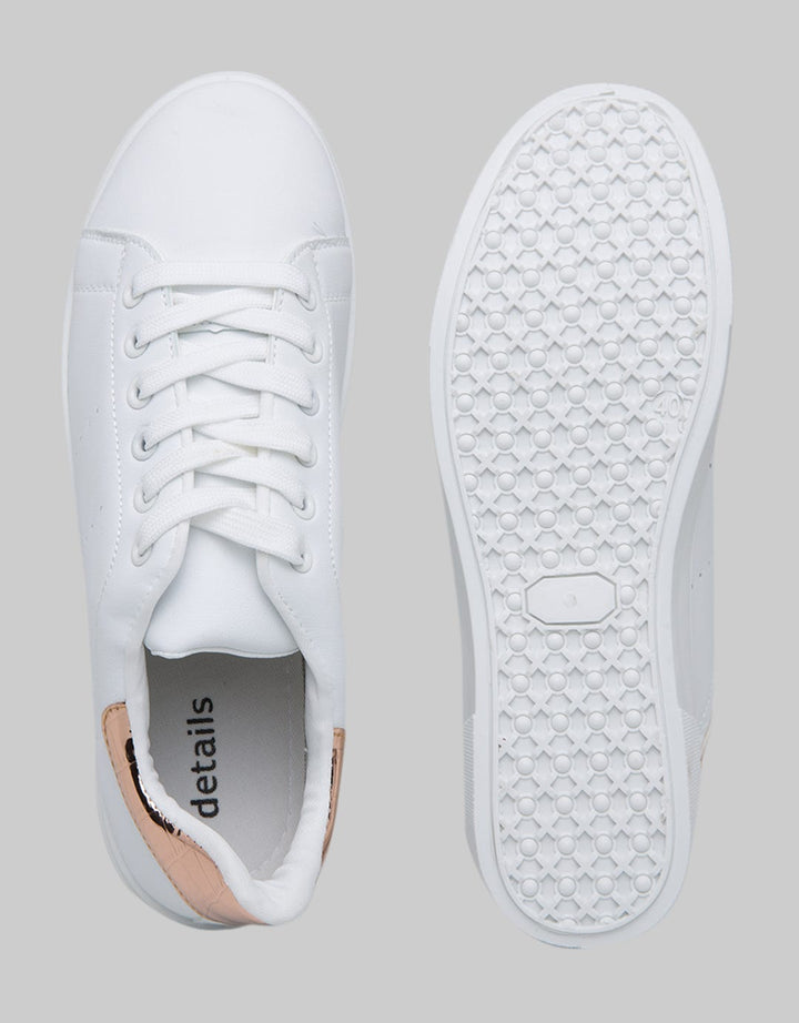 Details Sneakers Woman With Shoelace