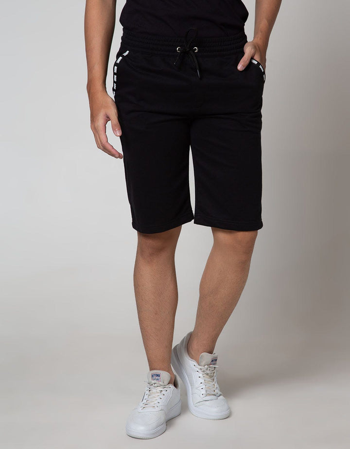 Marvel Logo Marvel Tape Short Pants