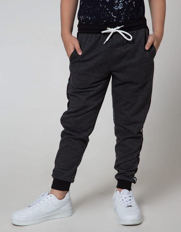 Aero Jogger Knitting Ready To Play