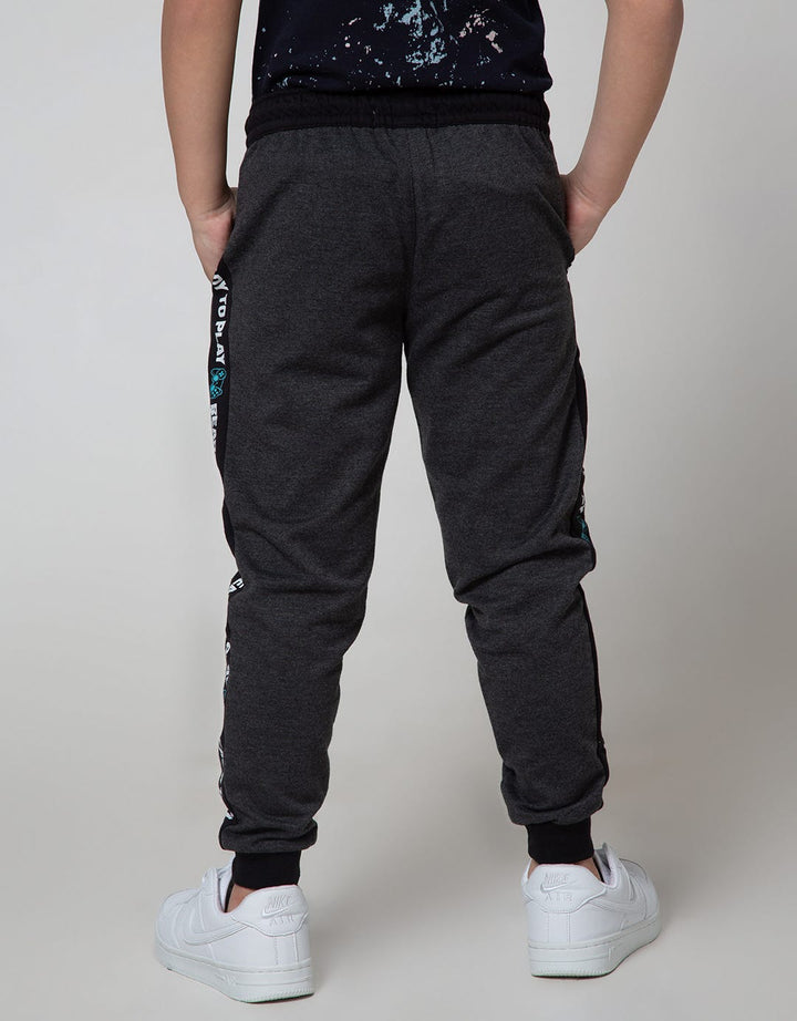 Aero Jogger Knitting Ready To Play