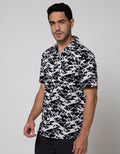 Walrus  Kemeja Studio Abstrak Motif