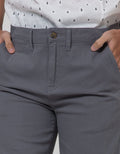 Cole Celana Panjang Regular Solid Pria