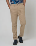 Cole Celana Panjang Regular Solid Pria