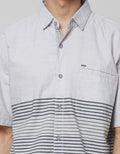Cardinal Casual Stripes Print Kemeja Pria