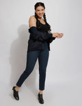 Expand Basic Denim Jaket Wanita