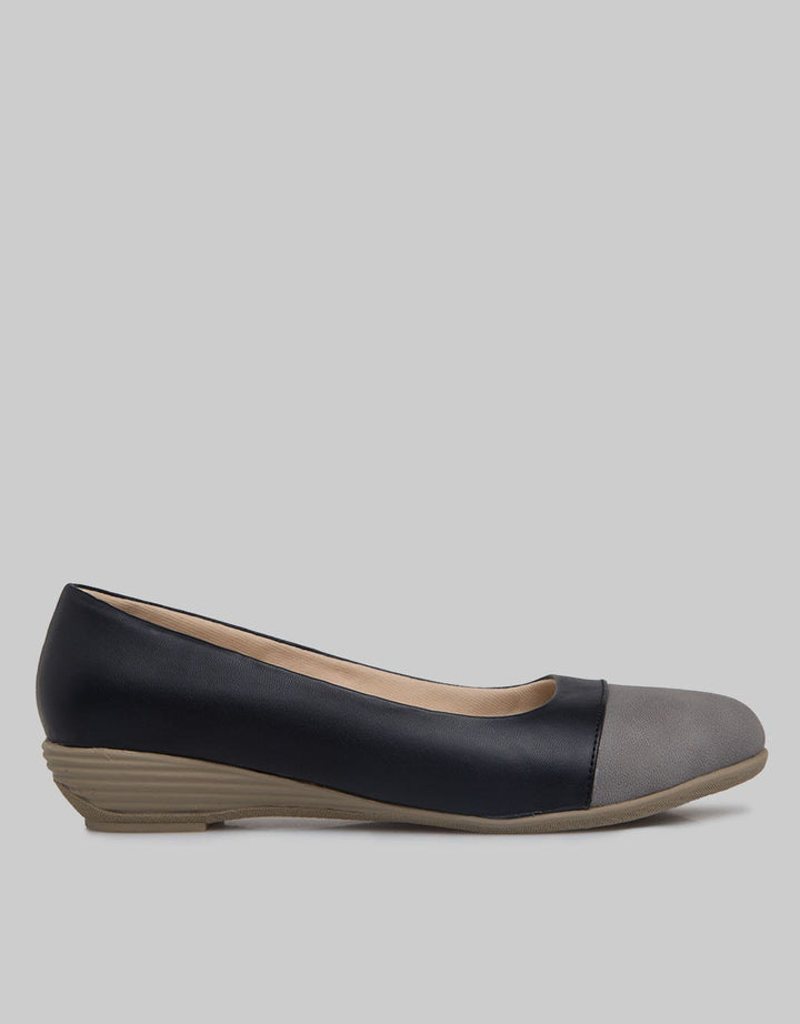 St. Yves Ballerinas Woman