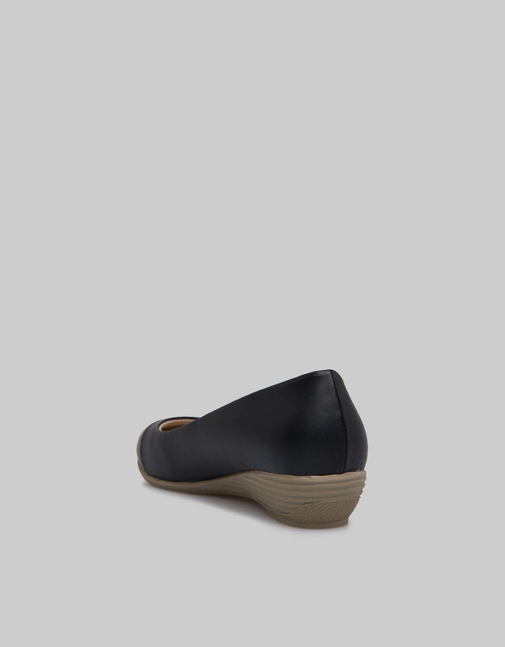 St. Yves Ballerinas Woman