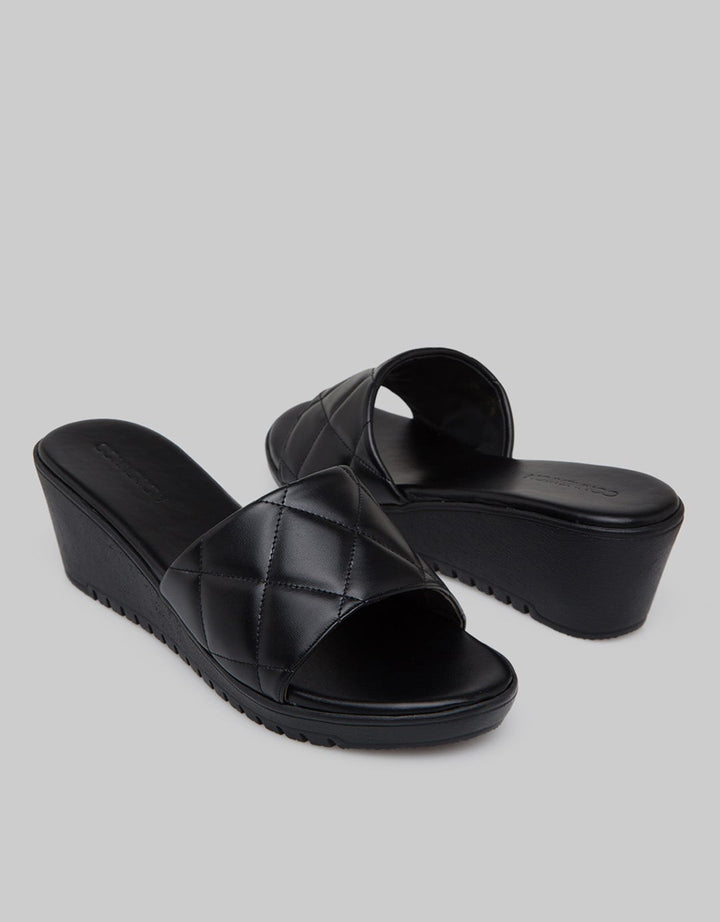 Connexion Slipper Sandals Wide Band