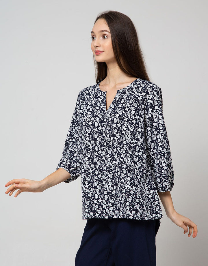 St. Yves Long Sleeve Blouse 78 Top Print Flower V Neck