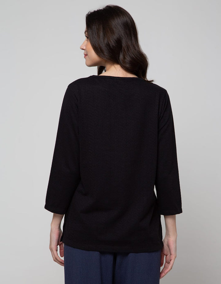 St. Yves Long Sleeve T-Shirt Texture Kancing Samping